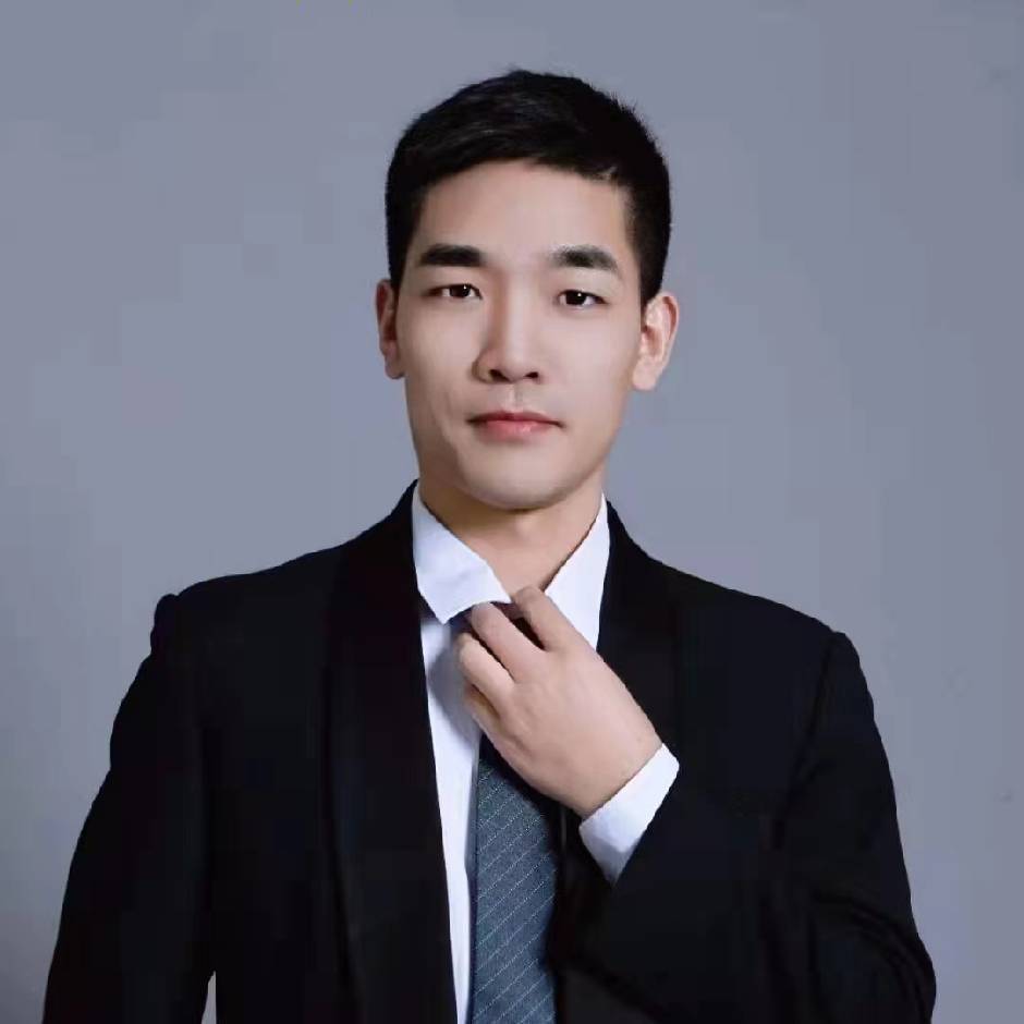 王保,男,汉族, 生于1988年2月16日,中级品酒师,酿造工程师,职业经理人