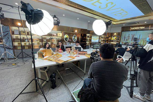 mcn视频编导:用了它之后,再也不用跟甲方爸爸扯皮_沟通_客户_进行