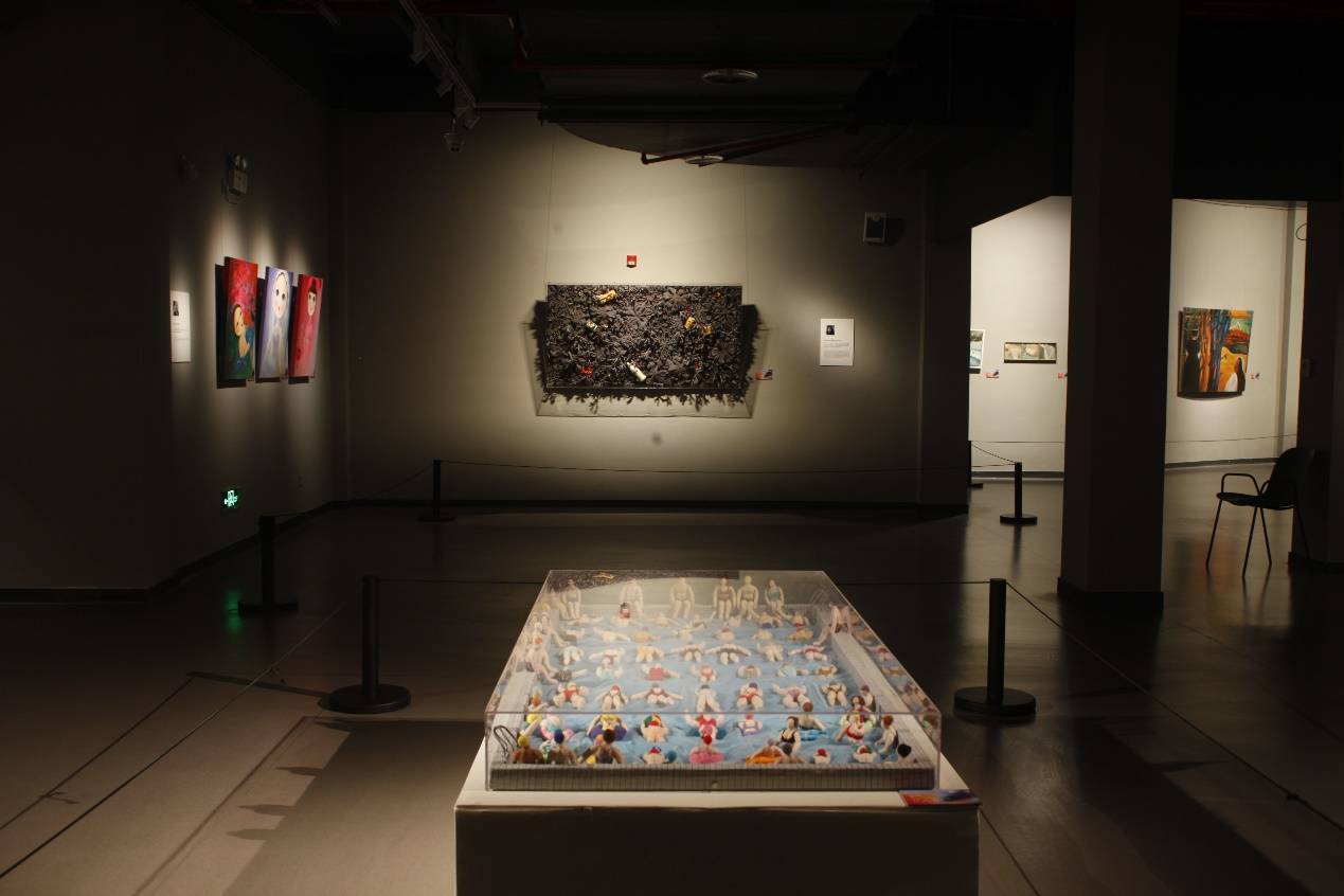 “回响“当代女艺术家联展开启双城联动湖州美术馆展出