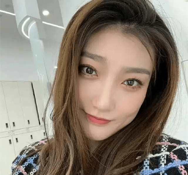 破鞋的事情只存在于勾心斗角的企事业单位我没有我想不到那些穿着国服