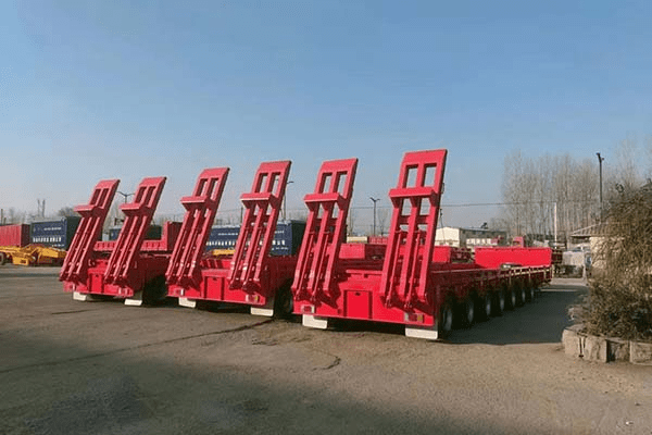 一款新低平板半挂车在市场上推出,备受关注
