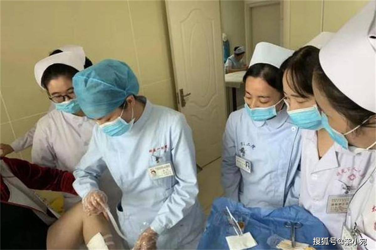 女白领医院做孕前检查隐秘部位被周围男士看透,索赔20万遭反嘲:过来人