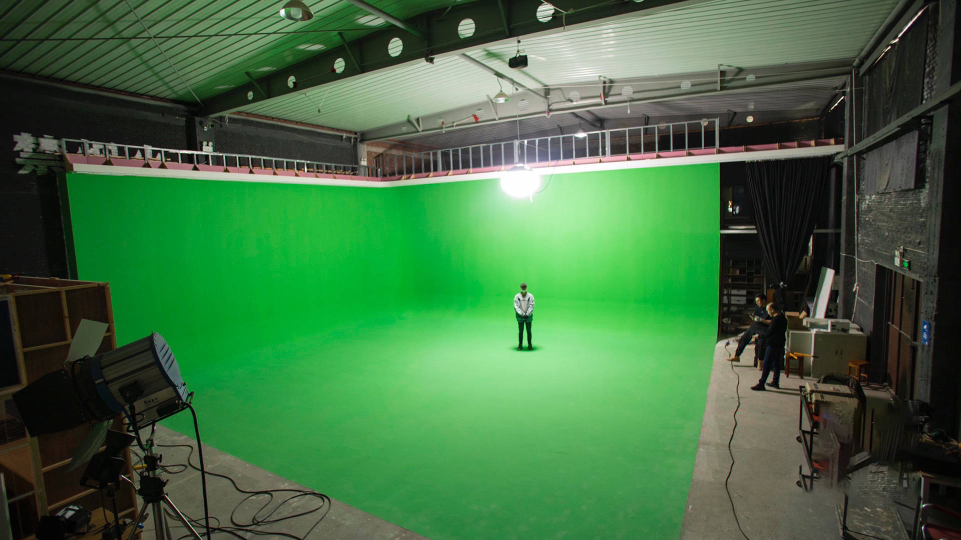 绿幕抠像布景棚的搭建_光线_舞台_灯光