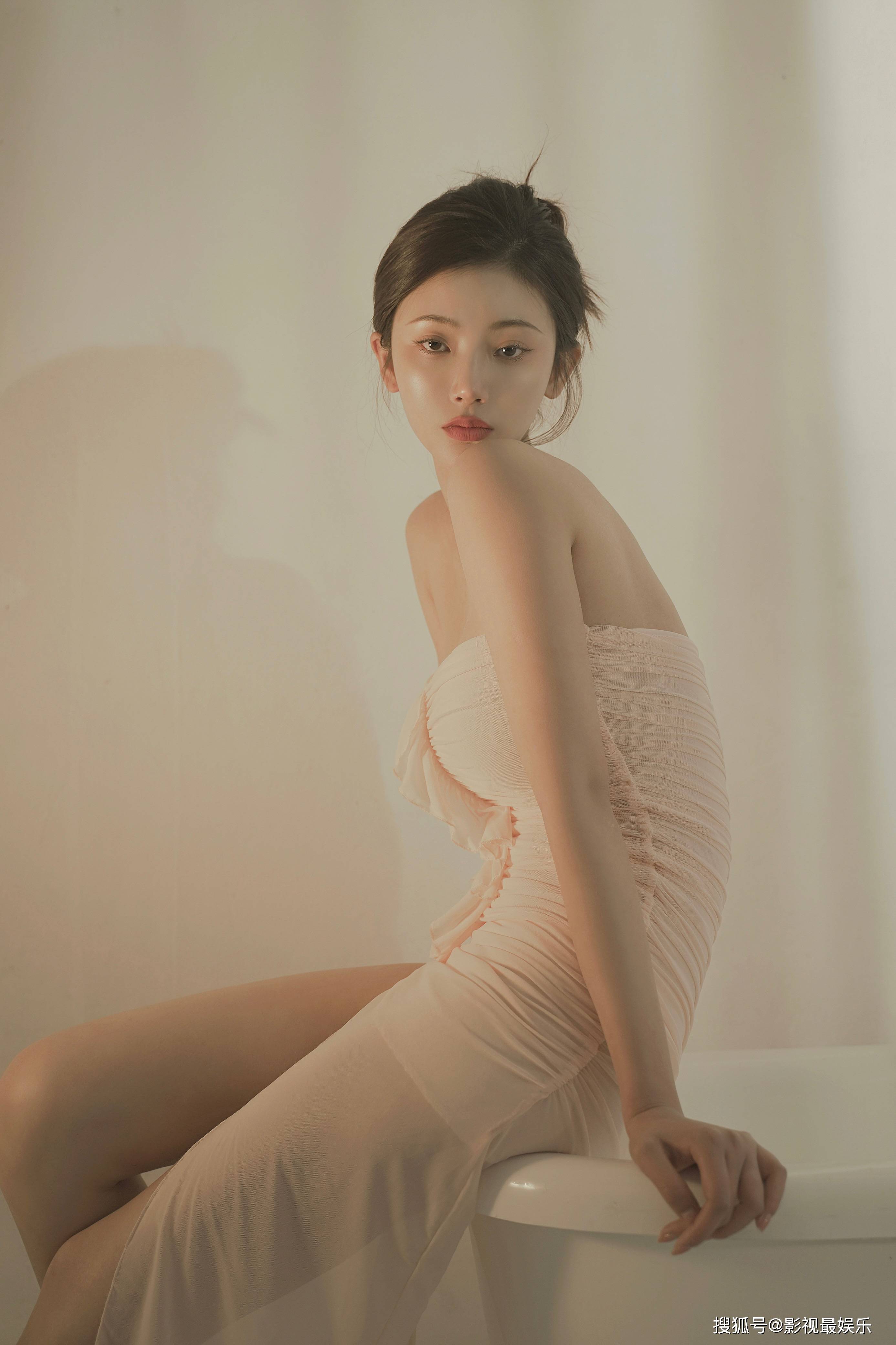 王星辰 绝美 身材 配上 换脸 偷拍 双重 诱惑