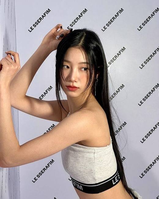 腹肌好辣!LE SSERAFIM成员中村一叶晒片场美照_韩娱讯_郭明东_韩国女团