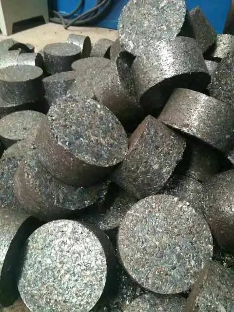 分子环保材料聚合而成,具有亲水性,络合性,冷固性等性能,用于处理铁粉