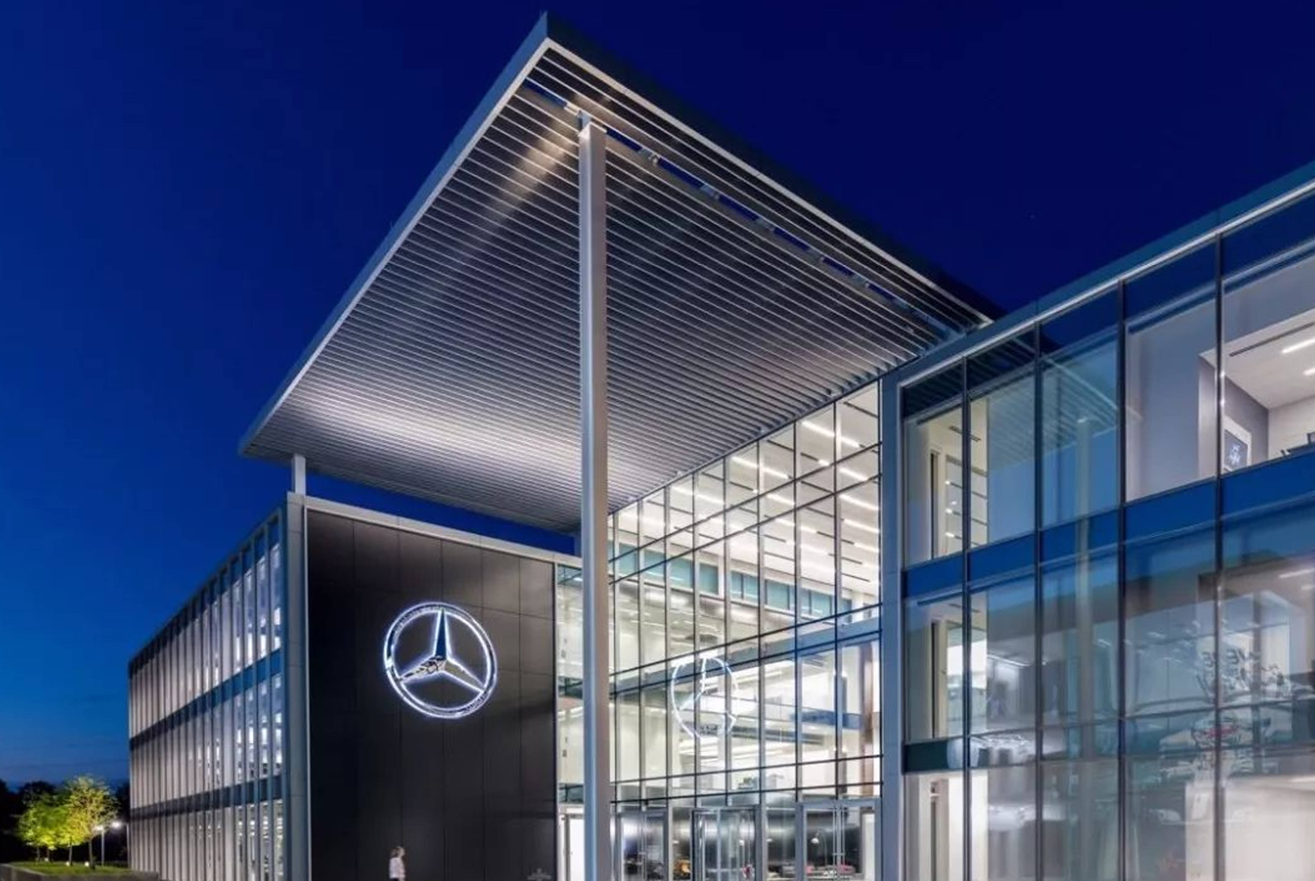 时尚的德国奔驰公司欧洲总部慕尼黑机场庄重的首都柏林的总理府,财政