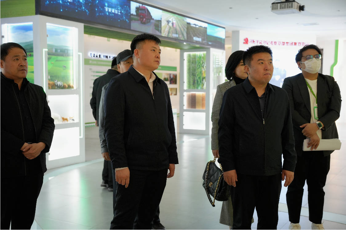 赤峰阿旗委副书记,政府党组书记,政府旗长陈虎男及其一行莅临草都和林