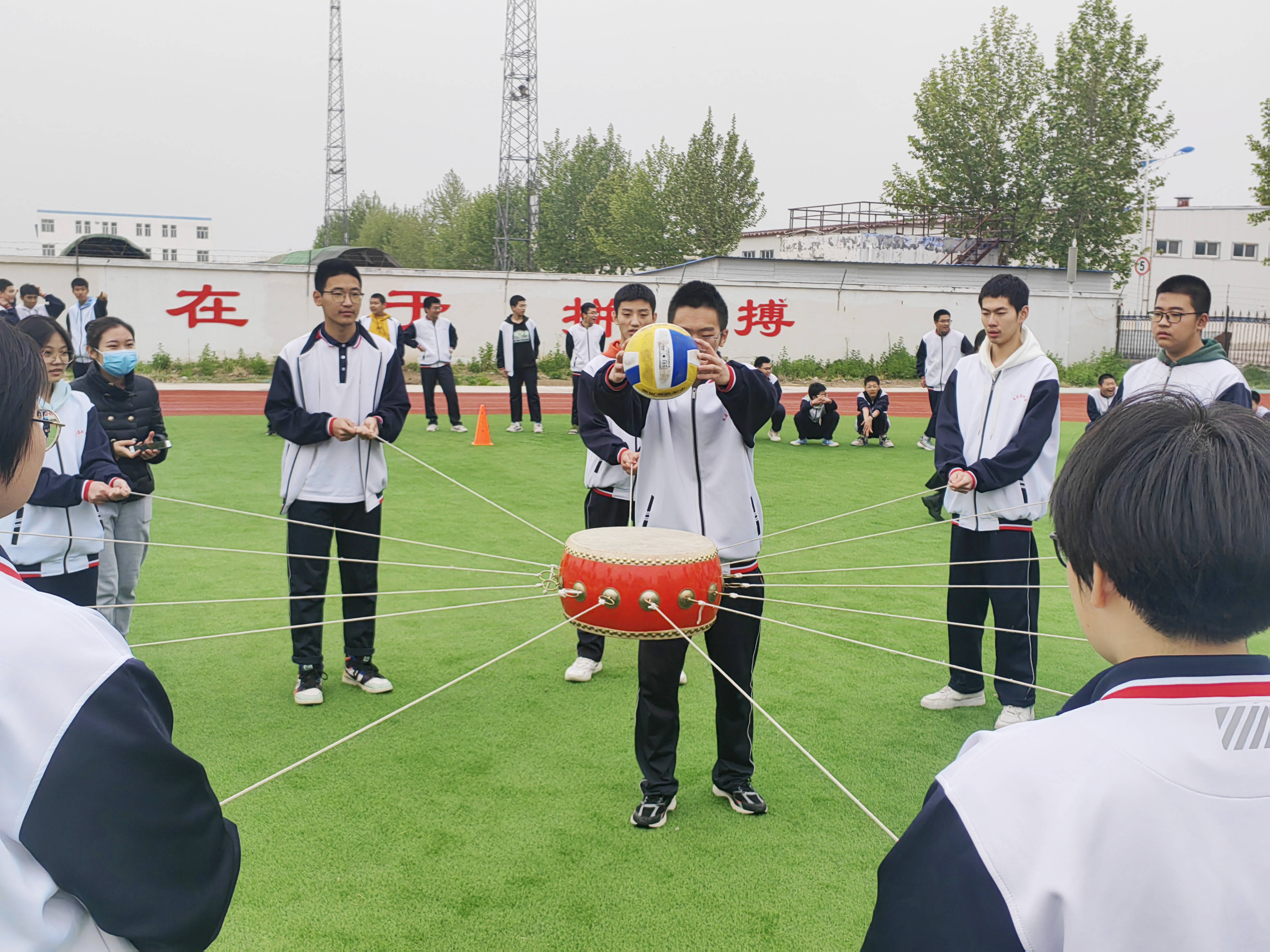 天津市自立中学校徽图片