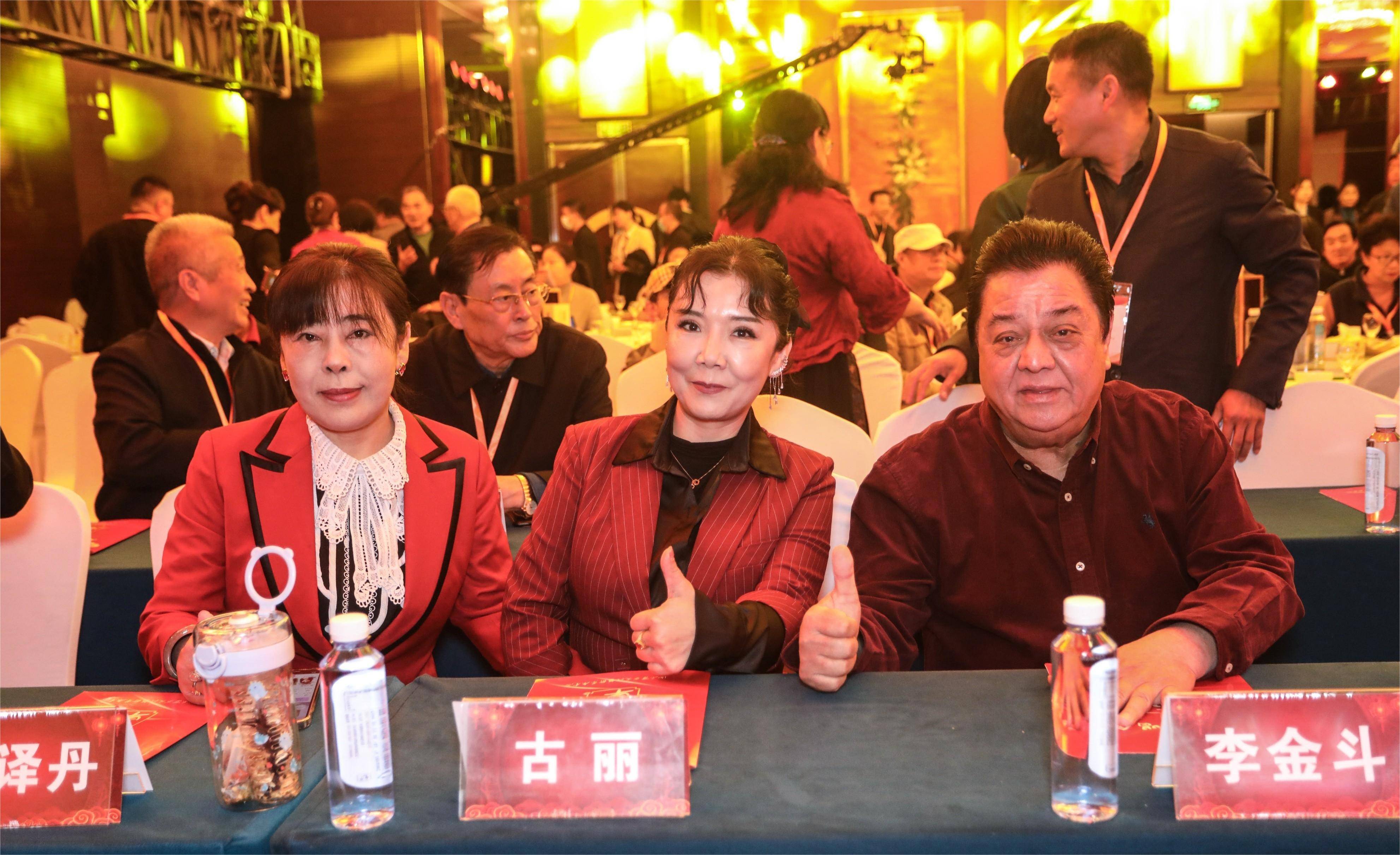 翰墨颂華章，丹青绘盛世 谱写文化家园百花绽放的精彩华章