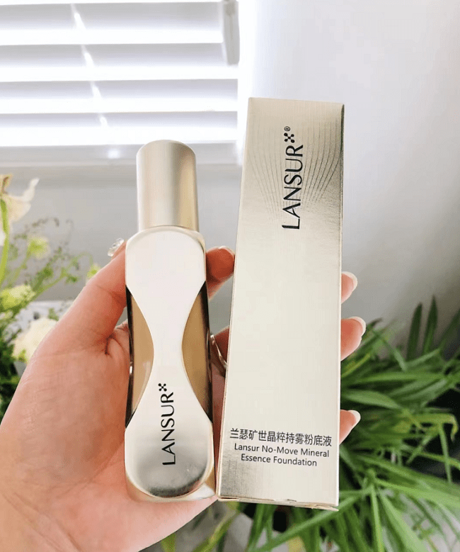 夏日控油必备:兰瑟矿世晶粹持雾粉底液助你保持清爽舒适的肌肤状态!