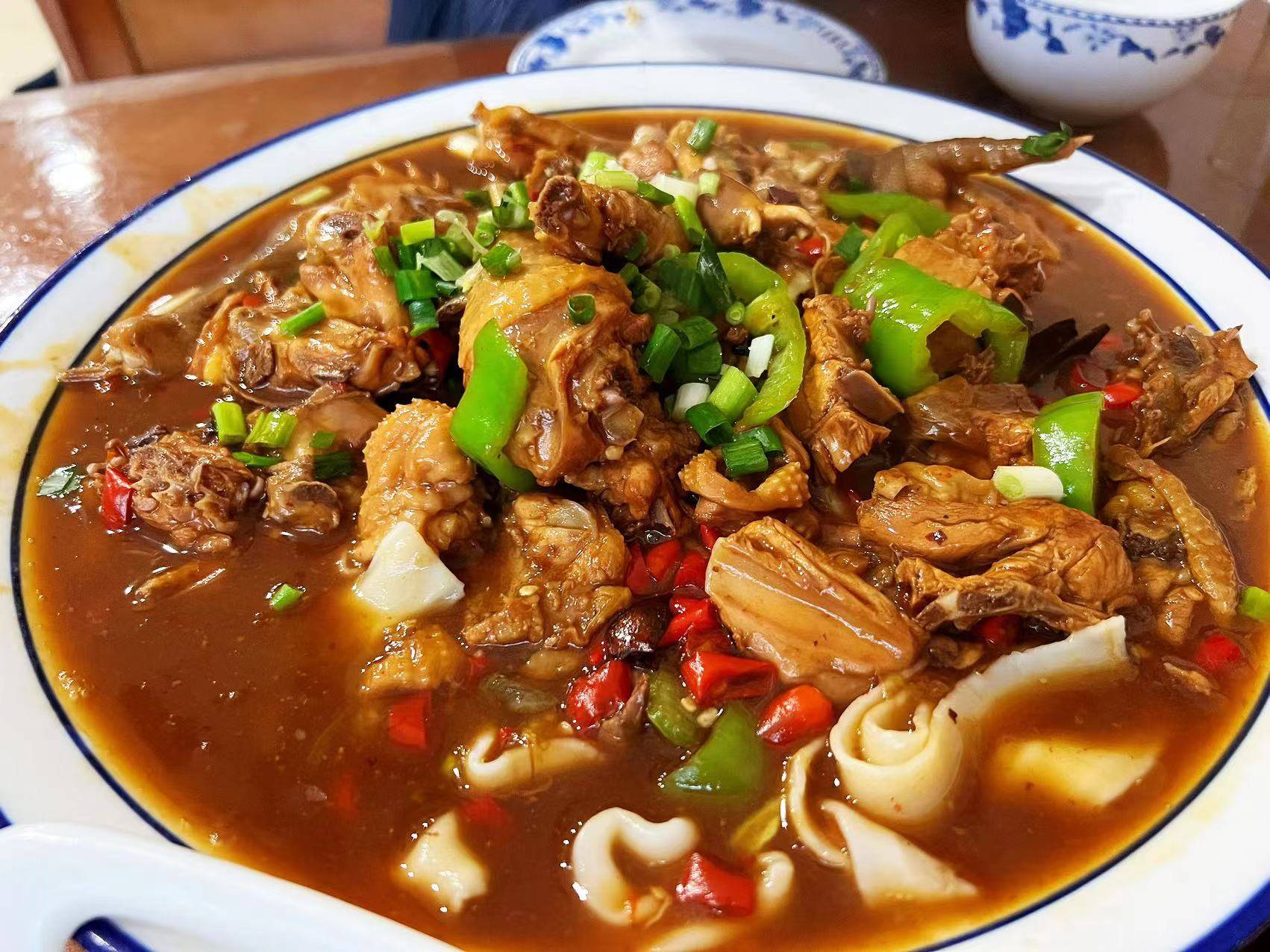 小鸡烩面:58元点的时候是想拿里面的烩面当主食的,面的口感还不错