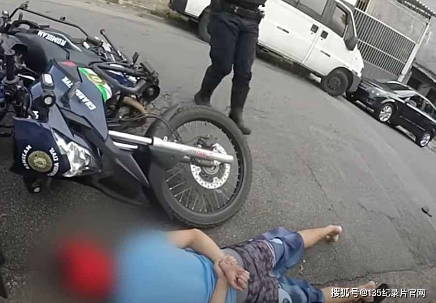 巴西飞车党的威名世人皆知,经常危险驾驶和拦路抢劫,然而在巴西当警察