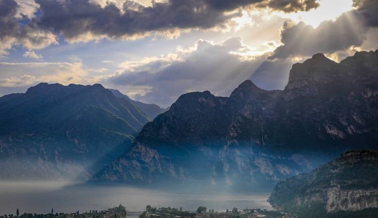 今年这场家用中央空调激战,美的格力们为何抢夺头筹?-家电圈官网