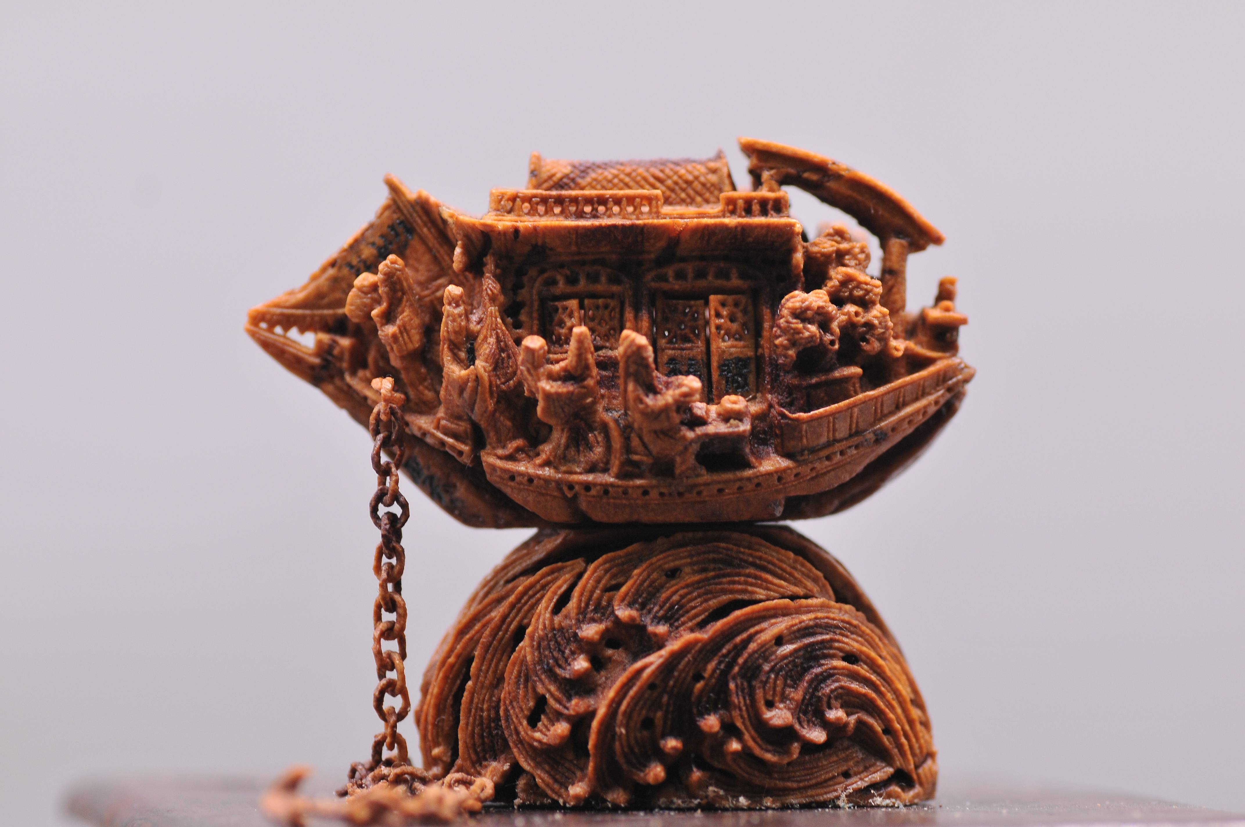 桃核雕刻大师谈栖枫(谈万海)作品-核雕的曙光-搜狐大视野-搜狐新闻