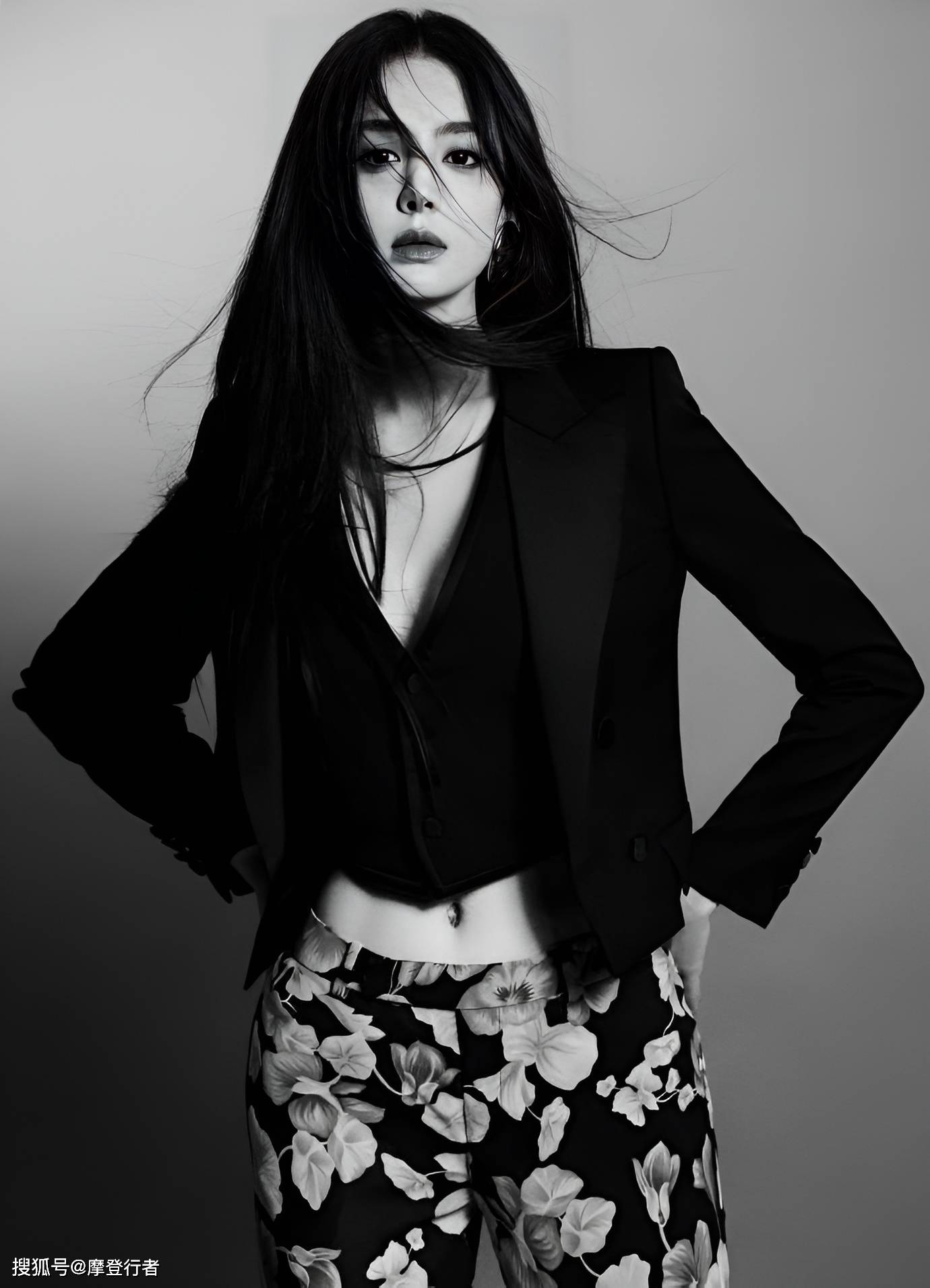 古力娜扎深v西装演绎摩登风潮_照片_写真_风格