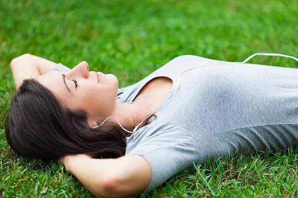 10种有效缓解头痛小妙招！快来试试吧！-缓解头痛的简单方法有哪些图片