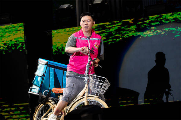 欧阳靖巡演广州站上演最本色演出 林峯惊喜现身合唱《reunion》_观众