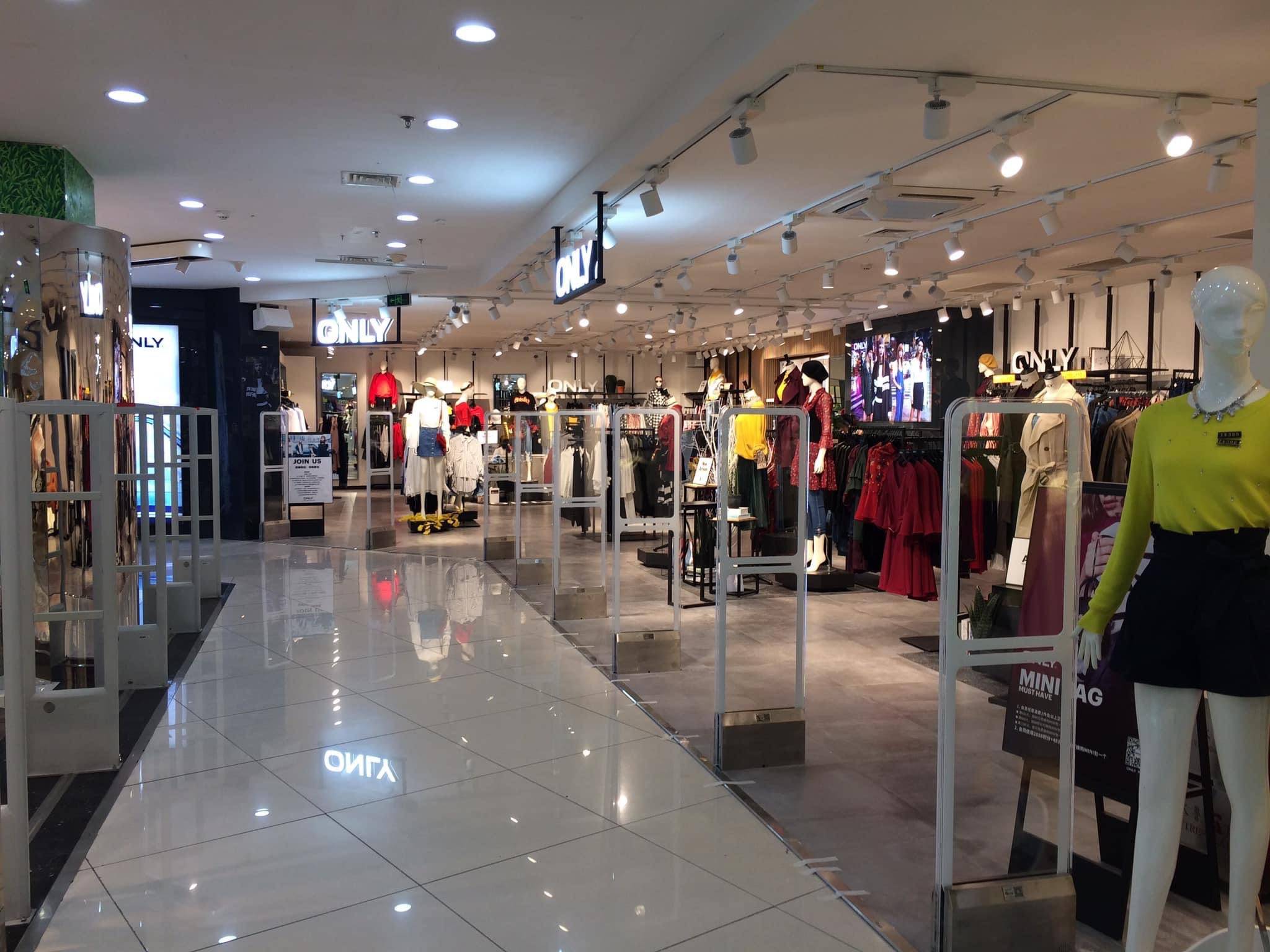 服装店出口防盗器,服装防盗系统的安装方法和注意事项?