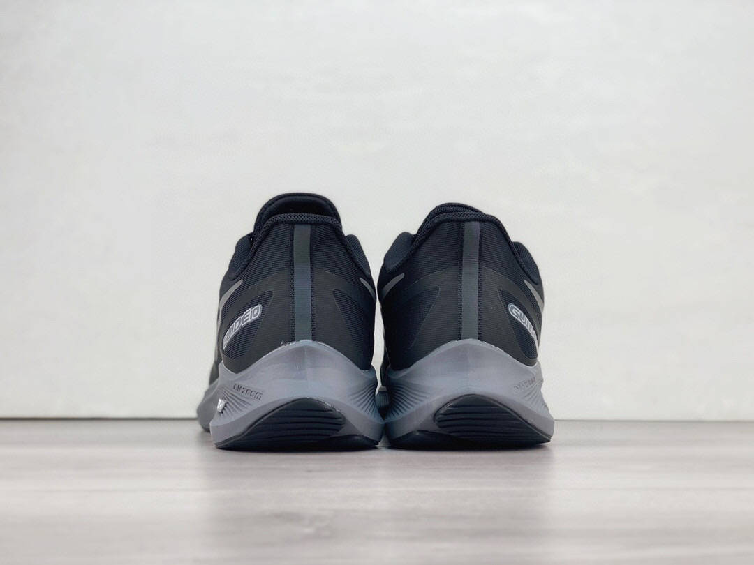 耐克nike zoom winflo 7x 登月皮面缓震跑步鞋_内置_气垫