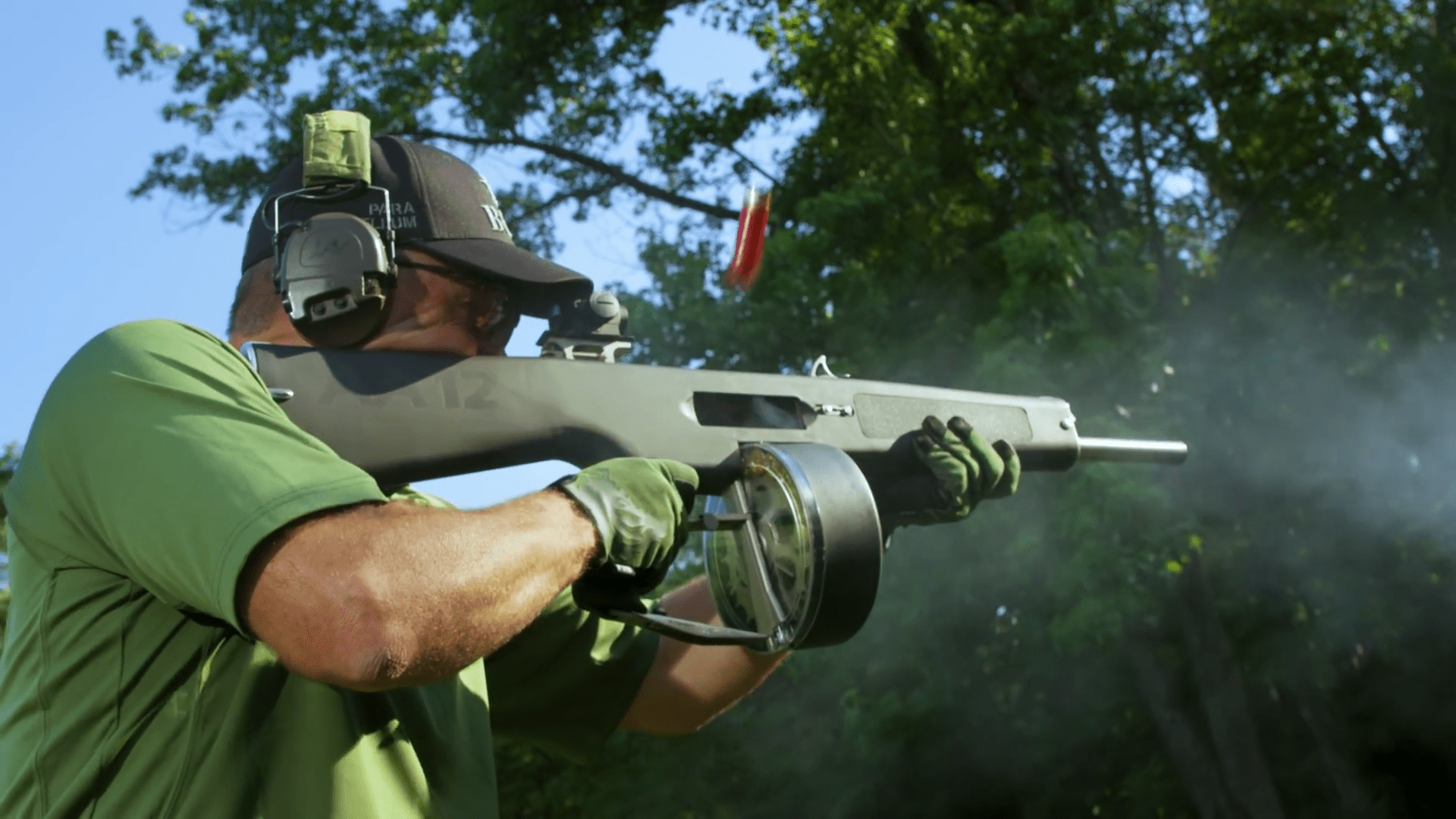 总的来说,aa-12全自动霰弹枪是一款备受赞誉的战术武器.