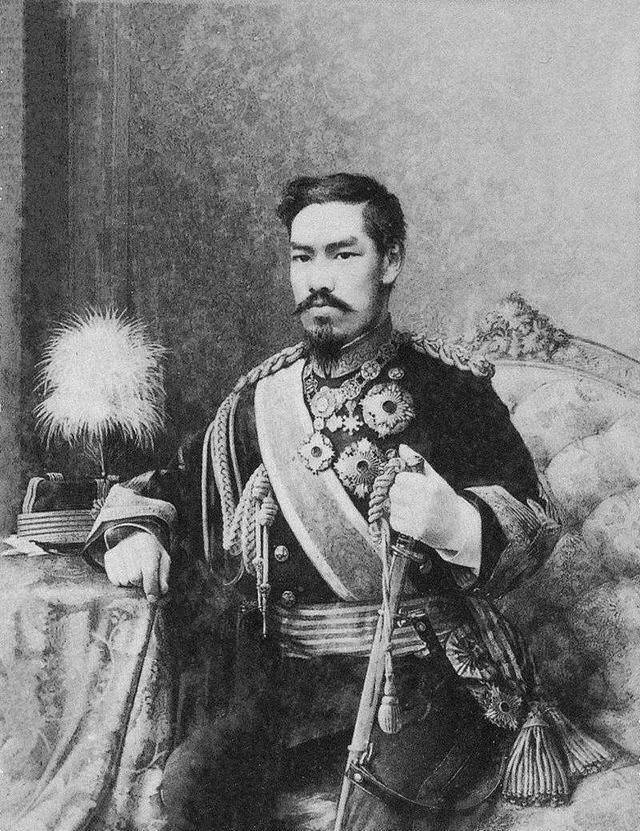 日本内阁总理大臣伊藤博文来华,和李鸿章签订了《天津条约》.