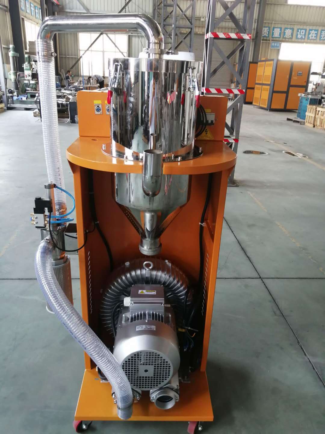 揭秘挤出机用吸料机能受到广泛应用的原因_马达_料斗_粉尘