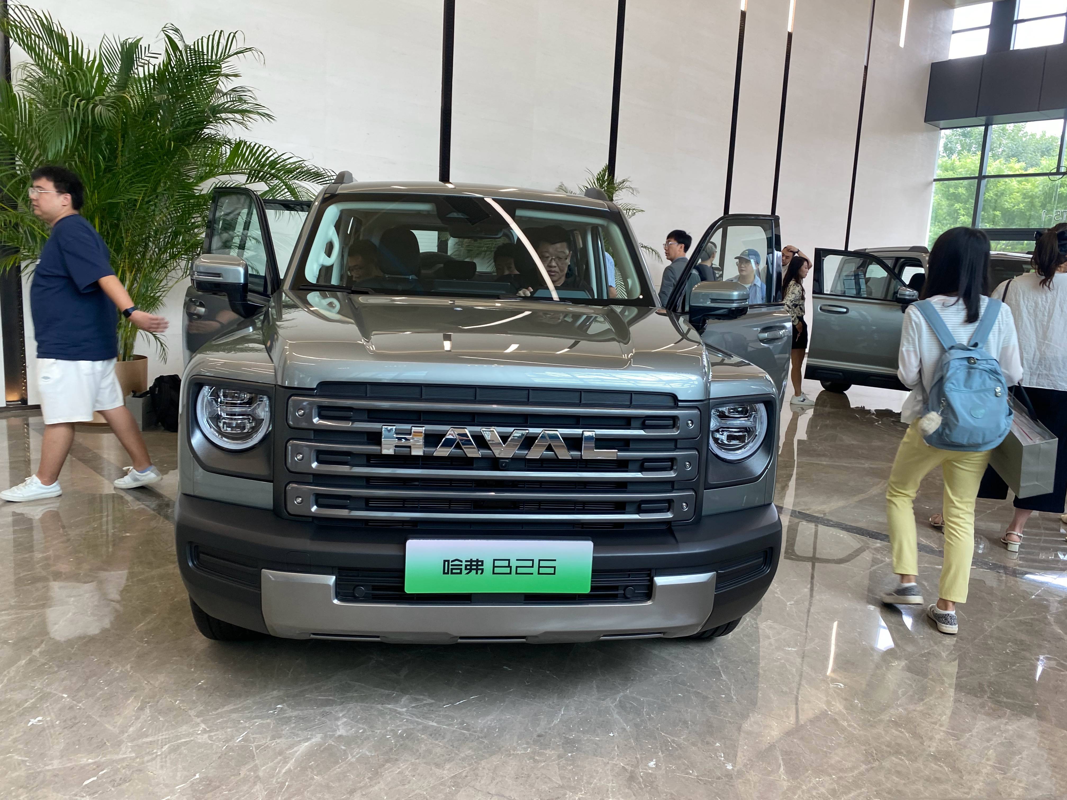 哈弗猛龙实车到店,采用插电式混合动力,配备电动四驱系统