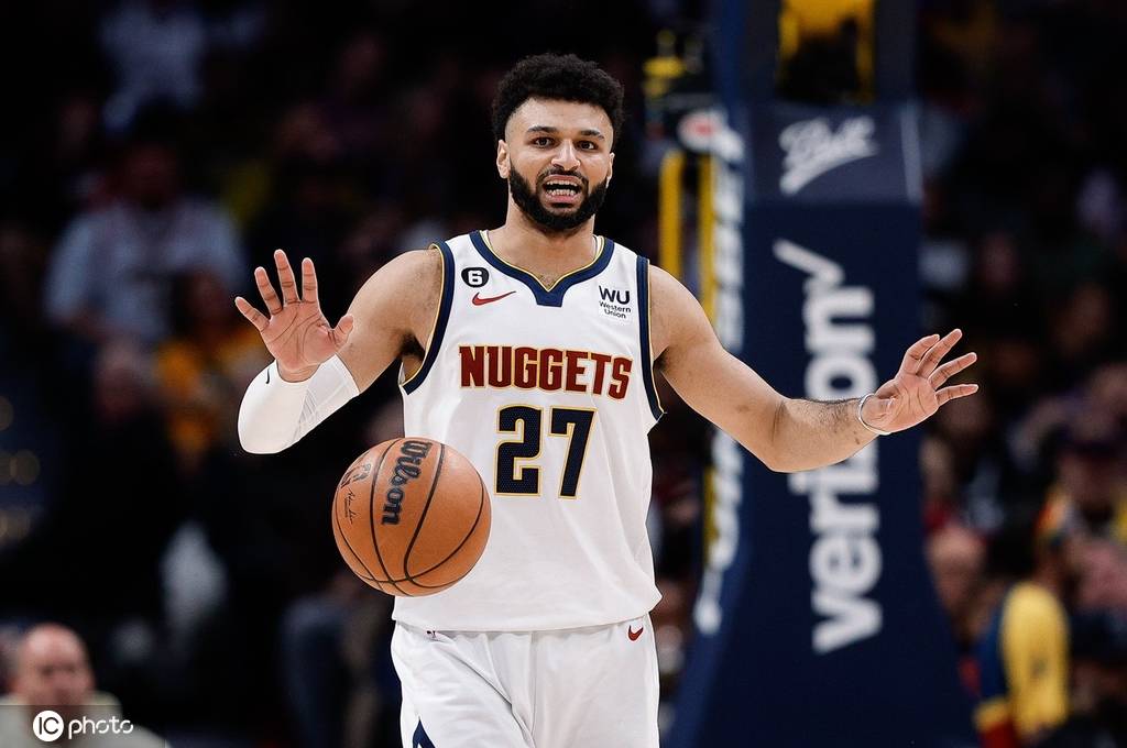 北京时间8月11日,今日2k官方公布,掘金球星贾马尔-穆雷在nba2k24中的
