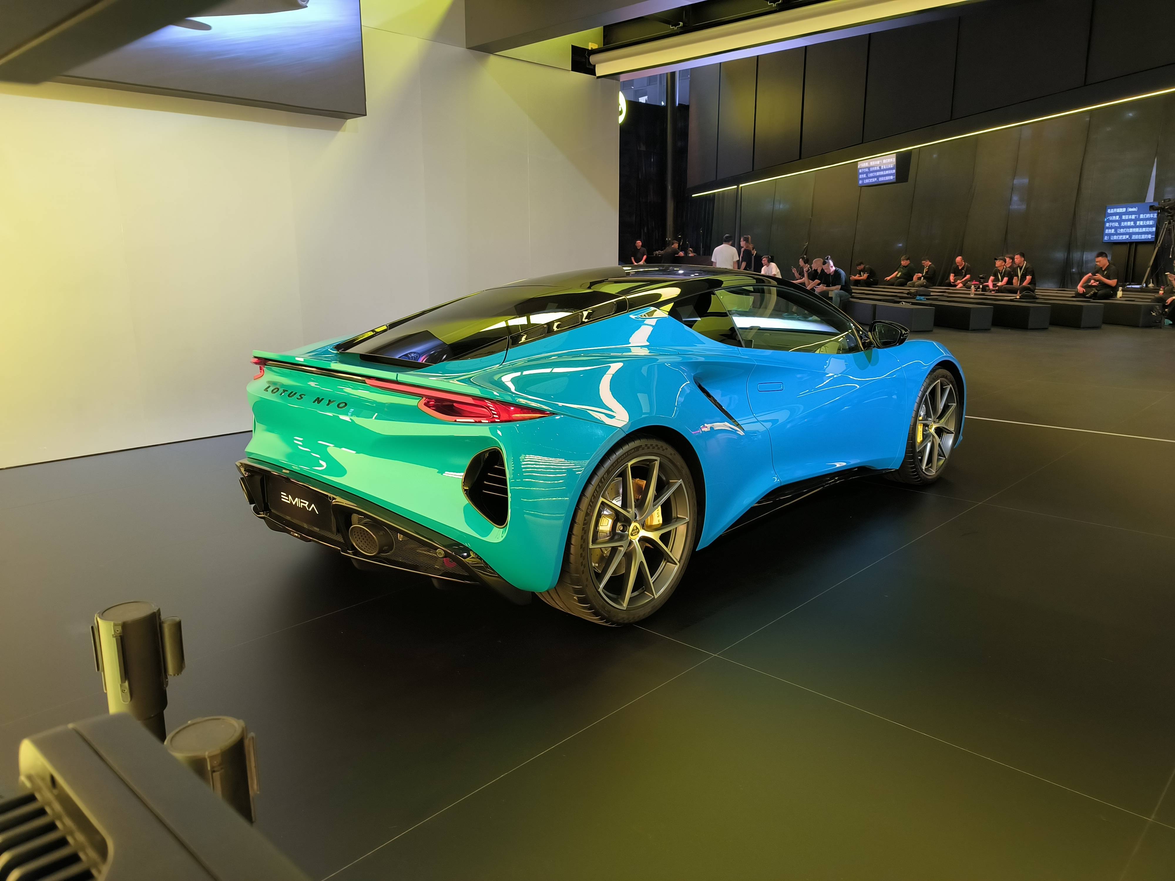 2023成都车展探馆:路特斯emira 2.0t将重启预定_搜狐汽车_搜狐网