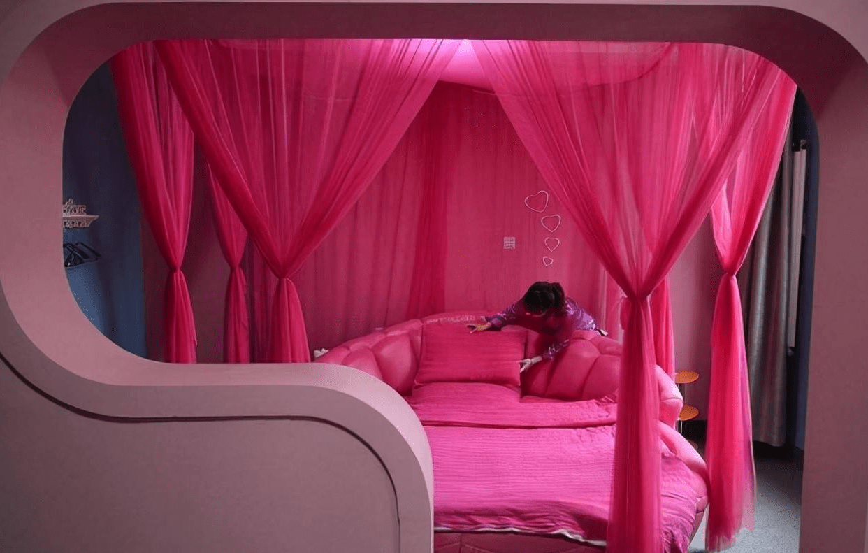 酒店的水床咋这么受欢迎?莫非有啥猫腻?保洁员:其实原因很简单