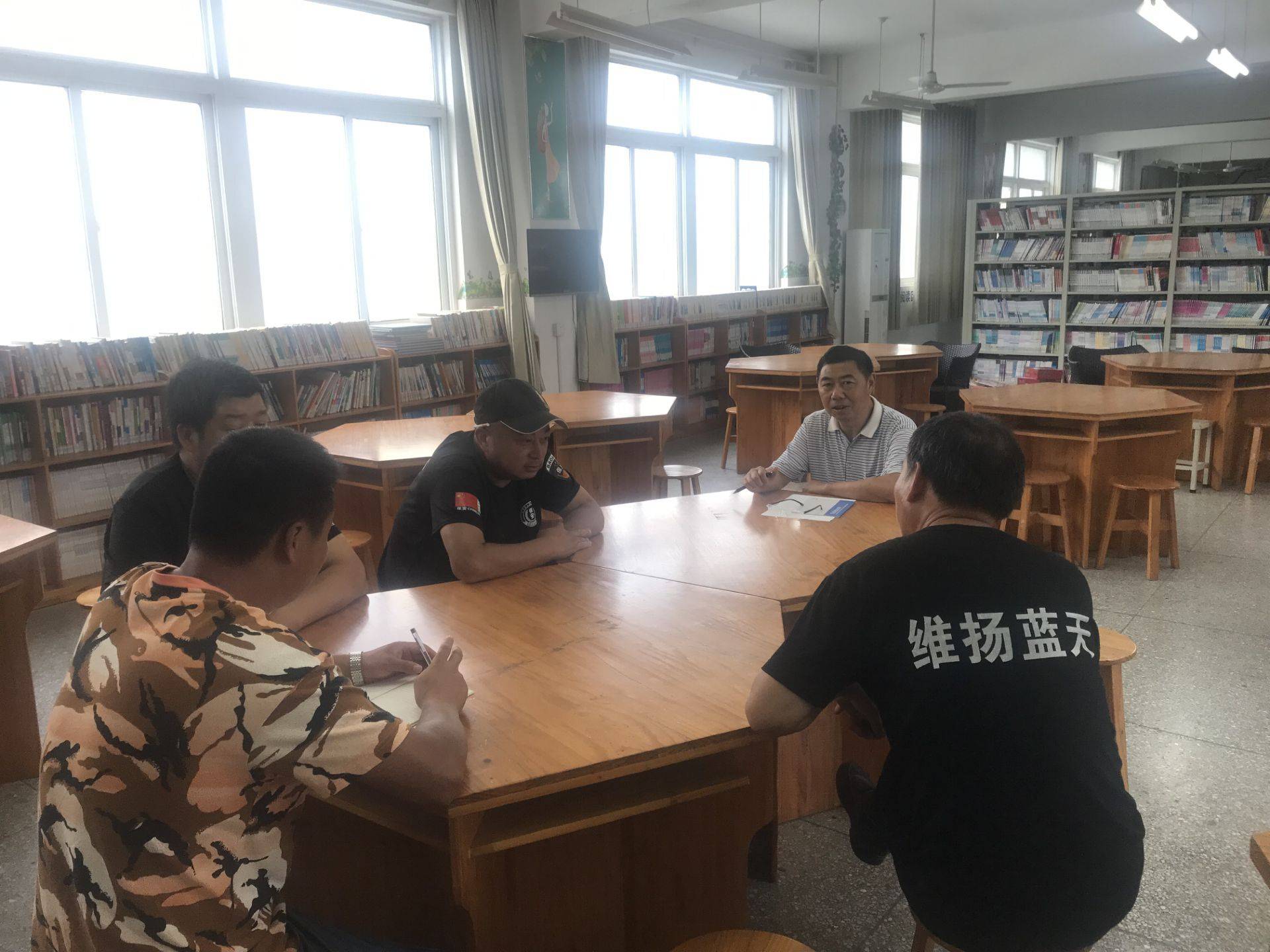 8月30日下午2点,在校长李文富的带领下,安全分管副校长,总务处所有