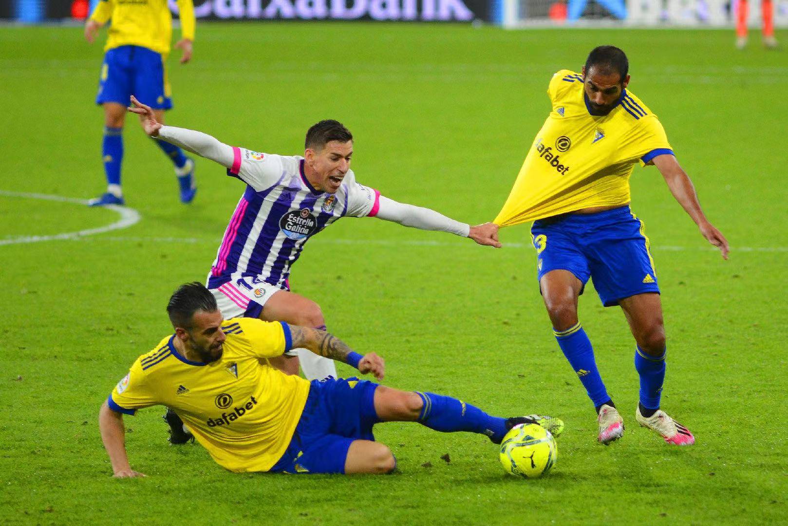 加的斯是位于西班牙安达鲁西亚自治区的一支充满活力的足球俱乐部.