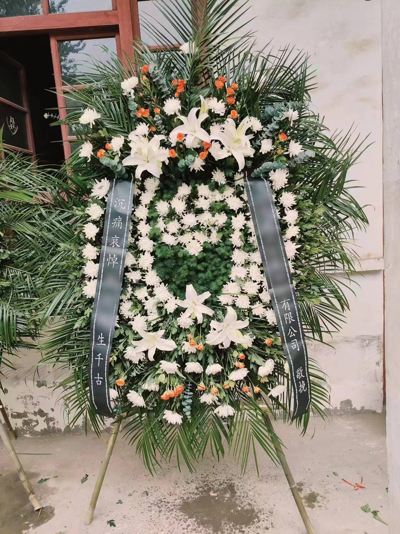 殡仪馆鲜花的花语和寓意:用花语表达深深的哀思_逝者_人们_康乃馨