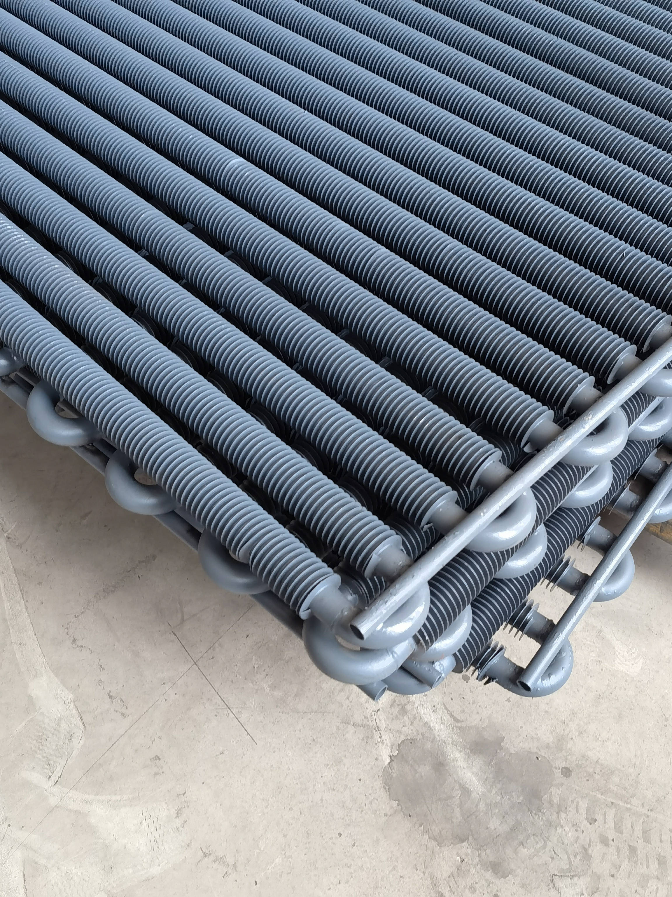 翅片管式散热器_防腐_喷涂_保护