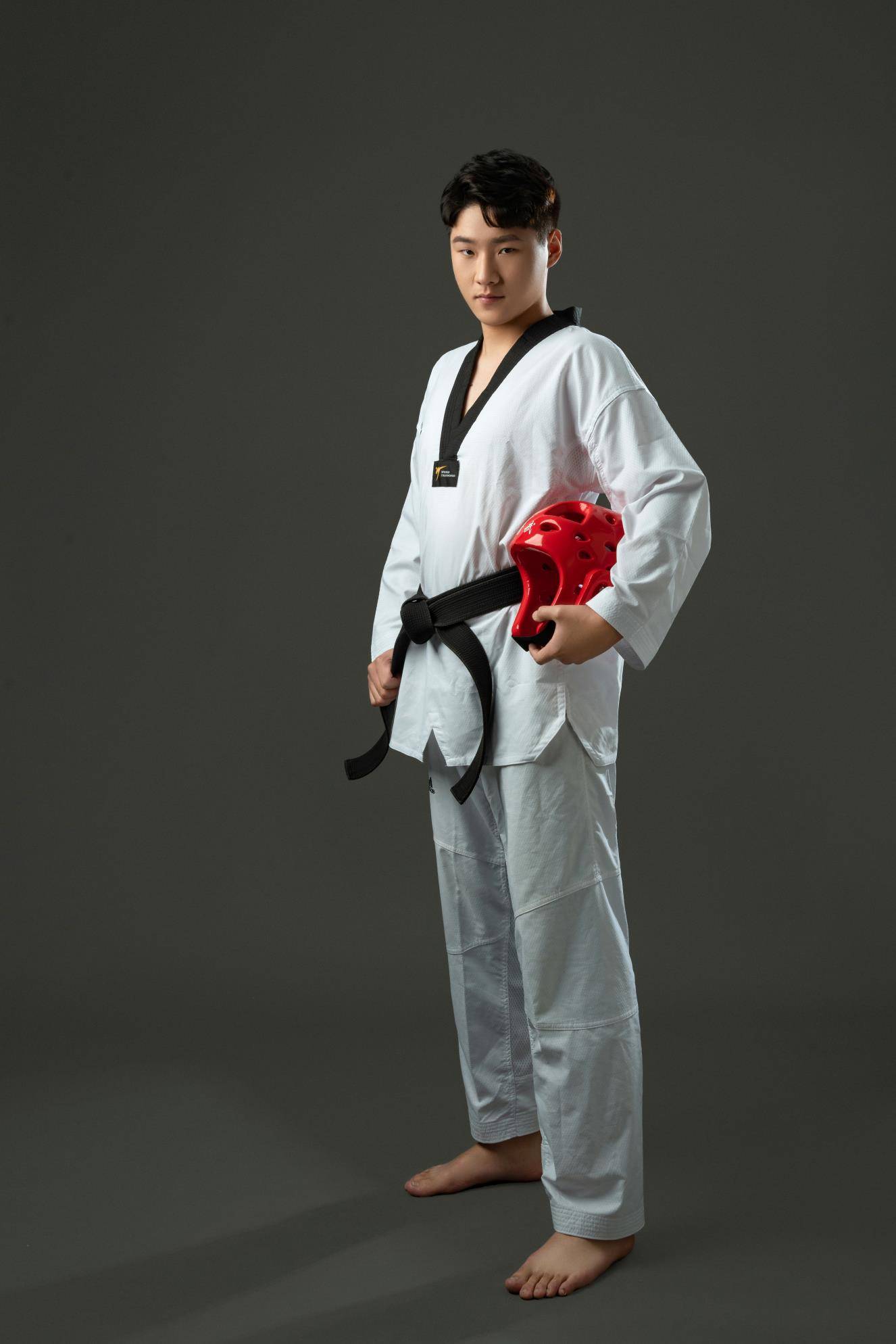 闫江波跆拳道运动员