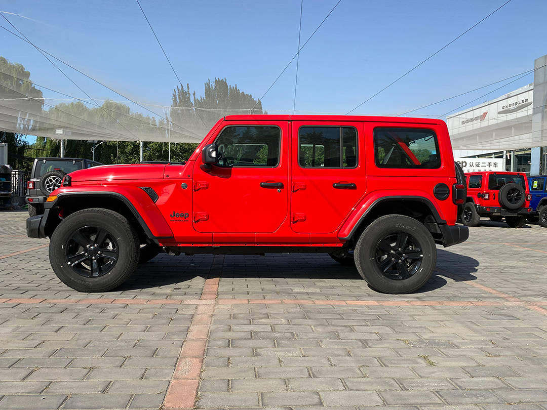 2023款牧马人高地版红色到店售4299万