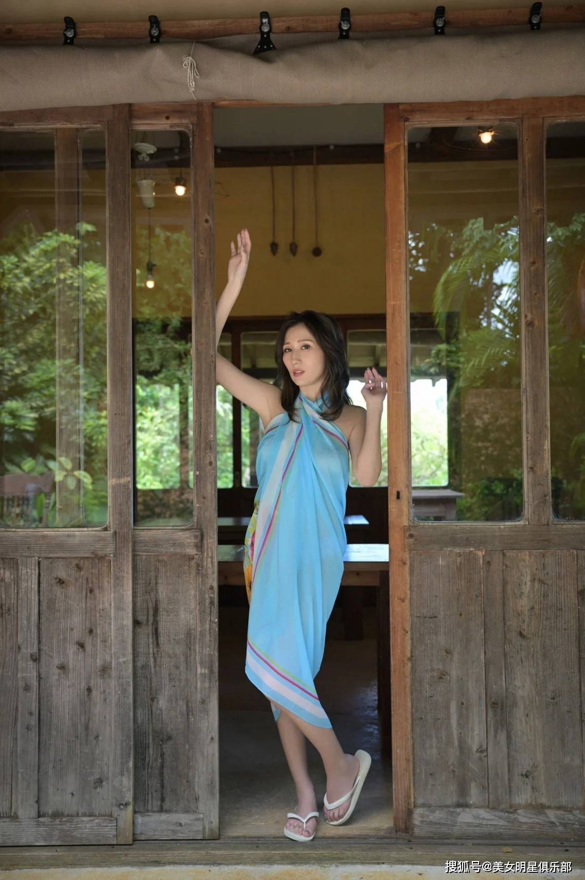 《部长侵犯丰满妻子》日本