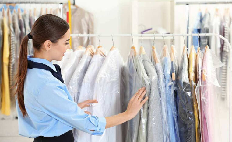 干洗店洗衣服一般多少钱?详细解析干洗服务收费标准