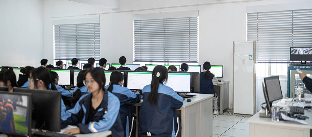 金星宇遮阳公益项目走进淮安市南陈集中学 调光百叶呵护学生视力_窗帘
