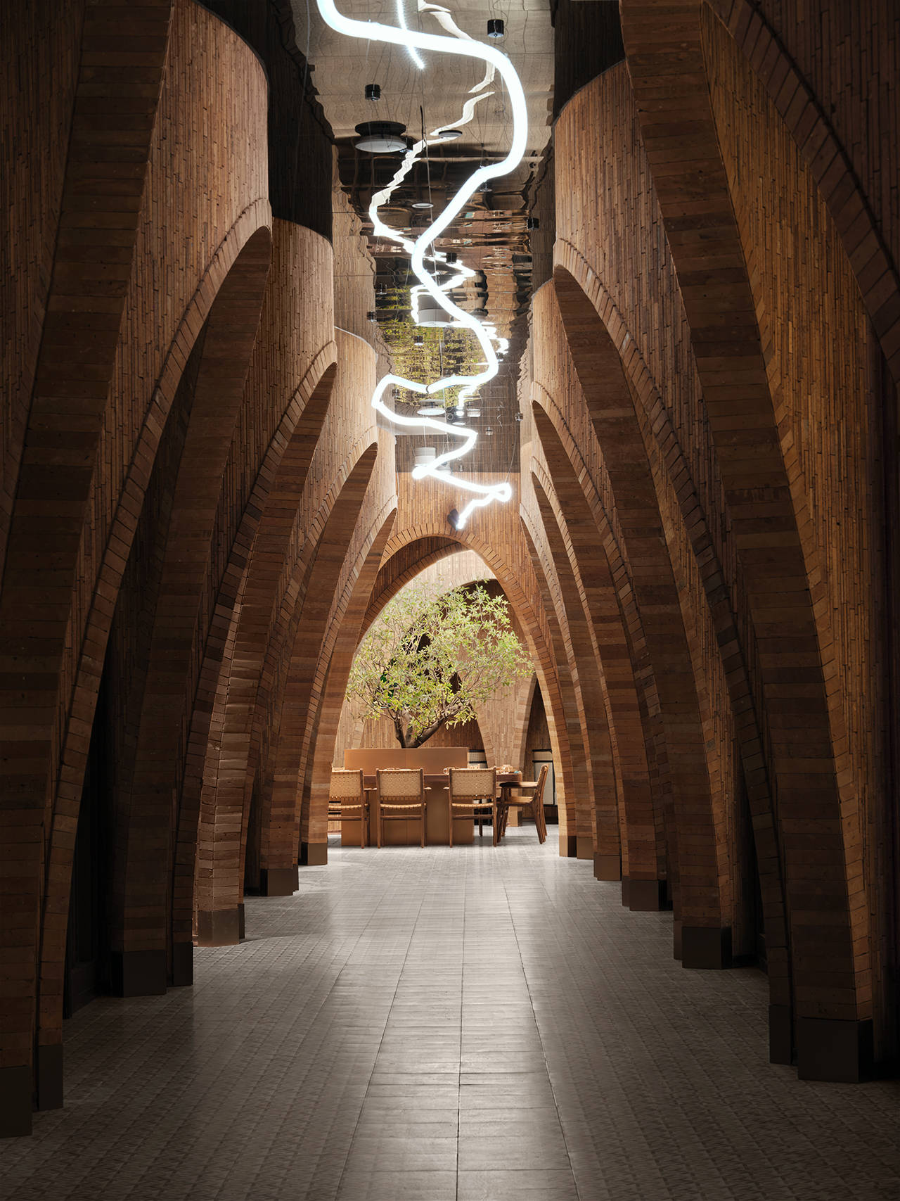 用空间解读阿西娅餐厅的独特存在