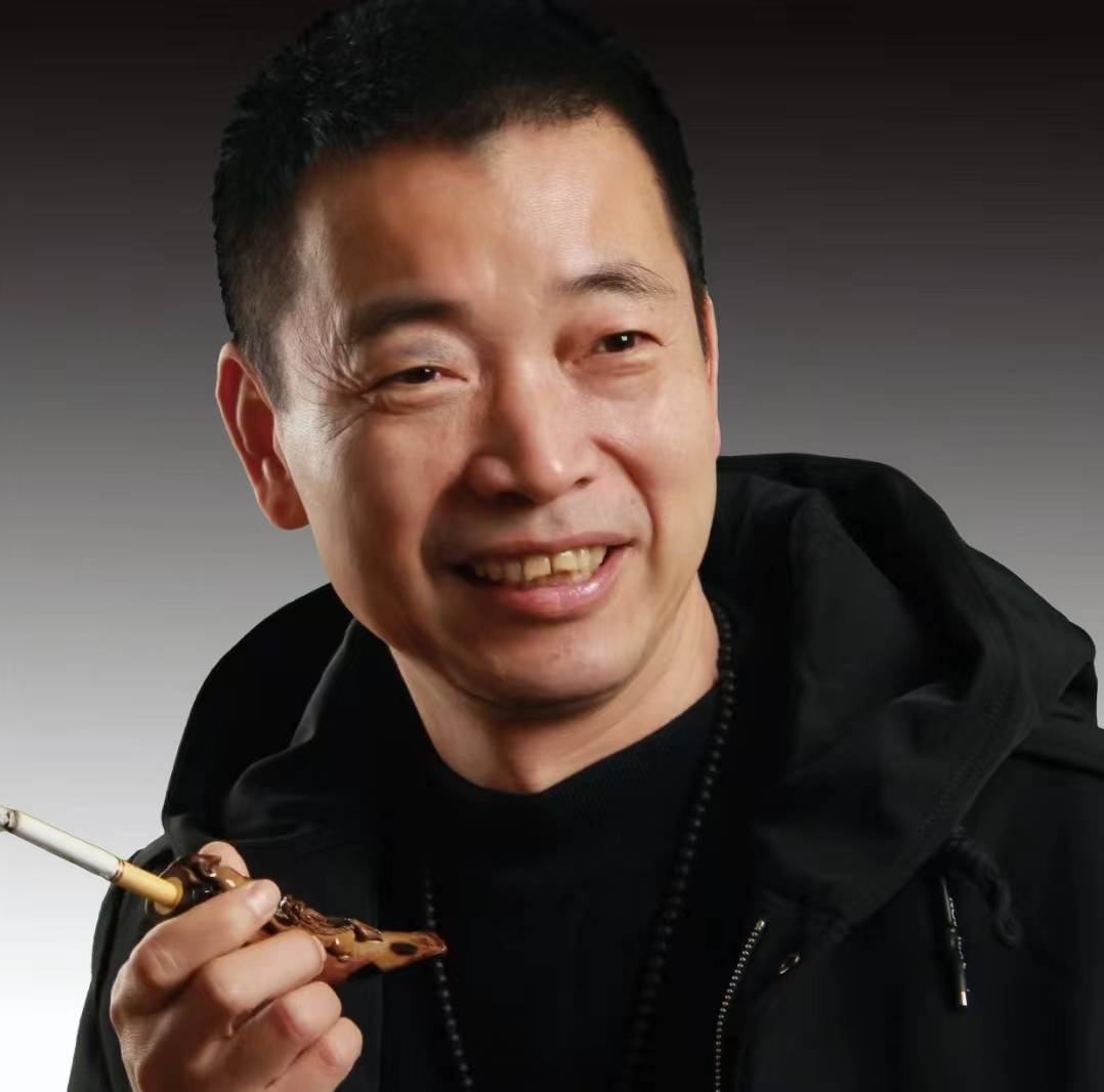 收藏家王新国简介2023年11月3日,苏富比文化艺 术 中 心盛世收藏秋季