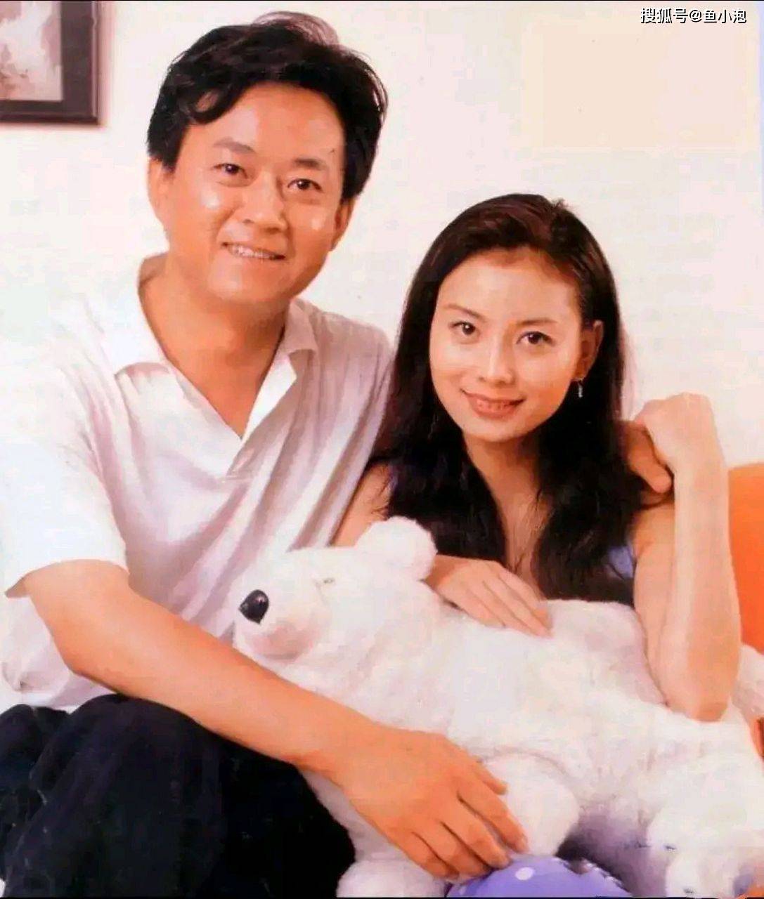 朱军妻子谭梅自掏腰包支持他录制了一档搞笑节目_儿子_谭晶_关爱