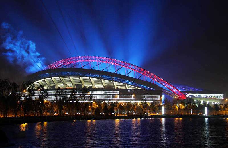 淄博市体育中心位于山东省淄博市新城区核心区南端,于2009年7月建成