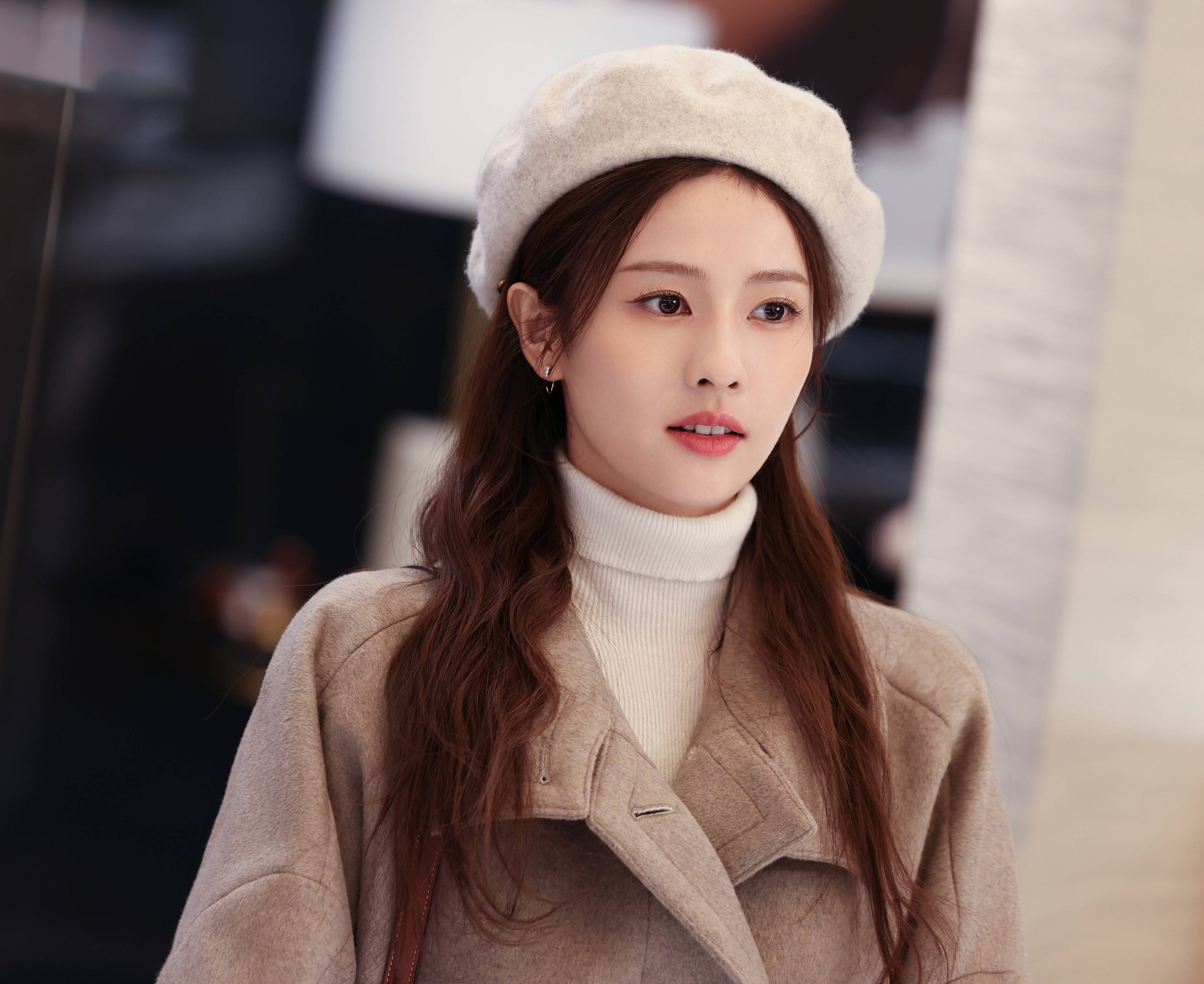 白鹿王鹤棣《以爱为营》演绎都市暖愈爱情故事_郑书意_社会_品牌