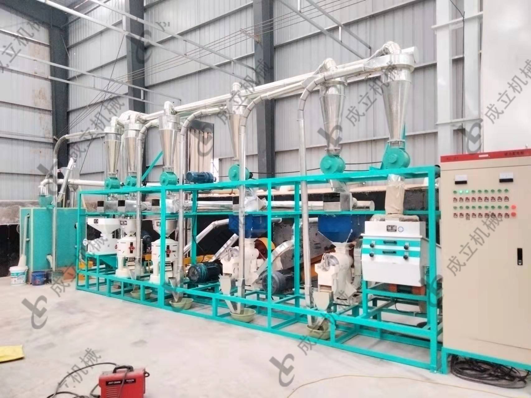 首先,保障玉米糁加工设备能够顺利进料.毕竟只有有进料,才能出料.