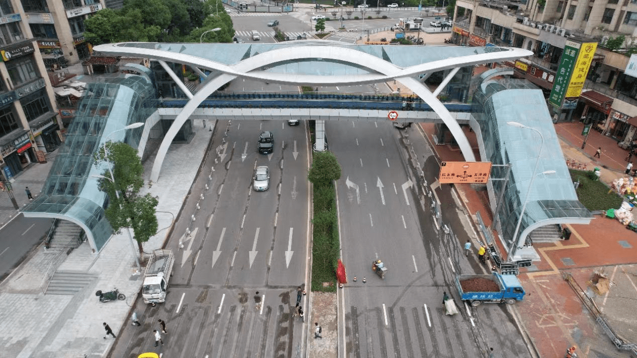 重庆中心城区60个轨道站步行便捷性提升项目全部完工投用_天桥_向家