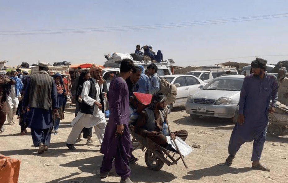 阿富汗战争中,哈扎拉族看到了来自外域的力量,在自身难以保全的情况下