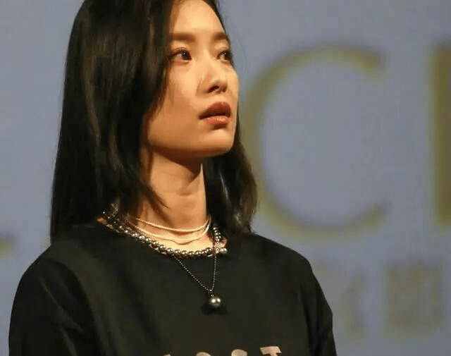 脖子上的颈纹又老又丑,舒活特天鹅颈助你搞定万年颈纹