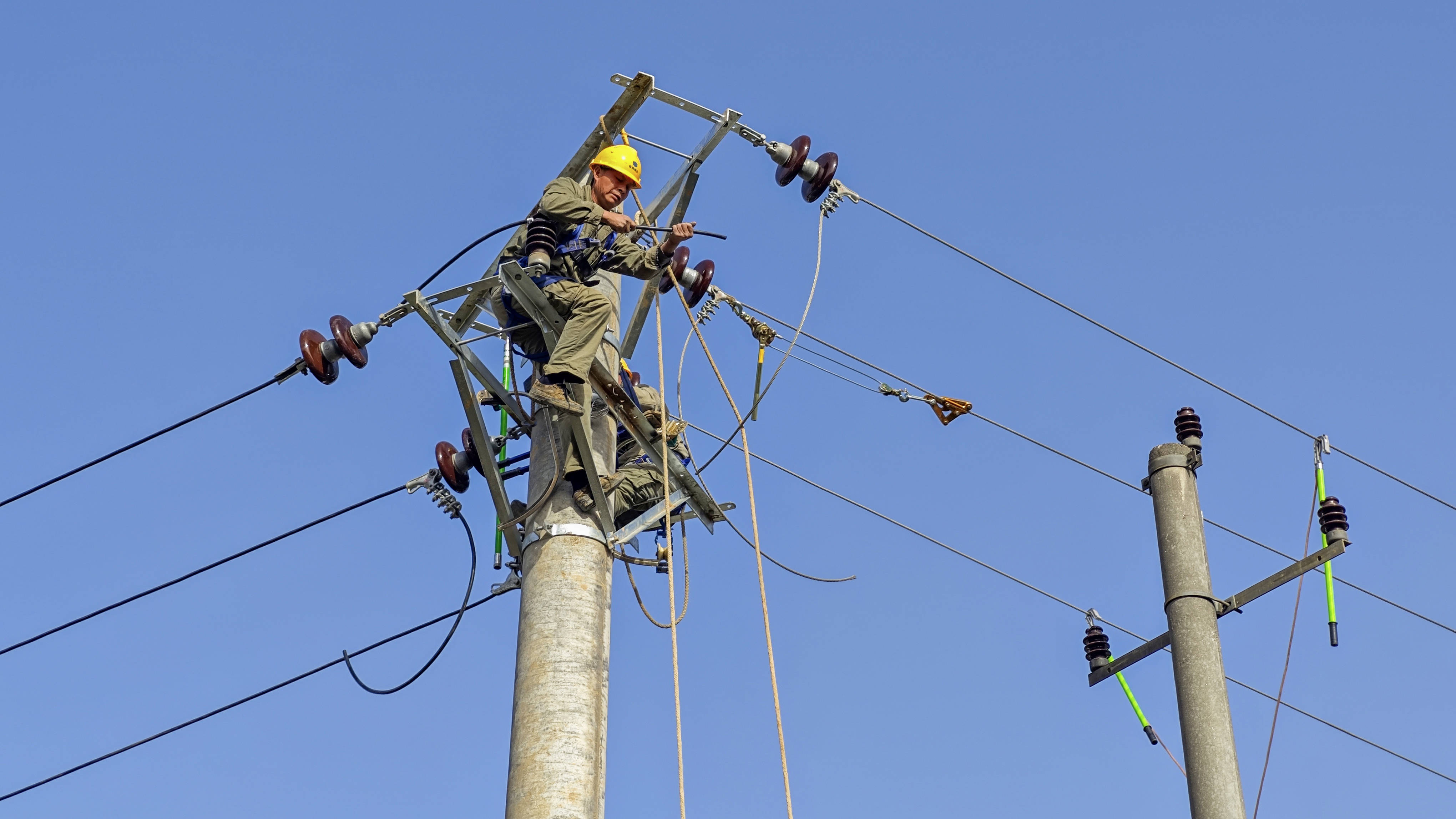 新建沪渝蓉高速铁路武汉至宜昌段汉口至汉川东汉丹铁路电力迁改工程